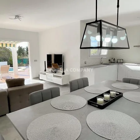 Villa De Amigos Cala En Porter (Menorca)